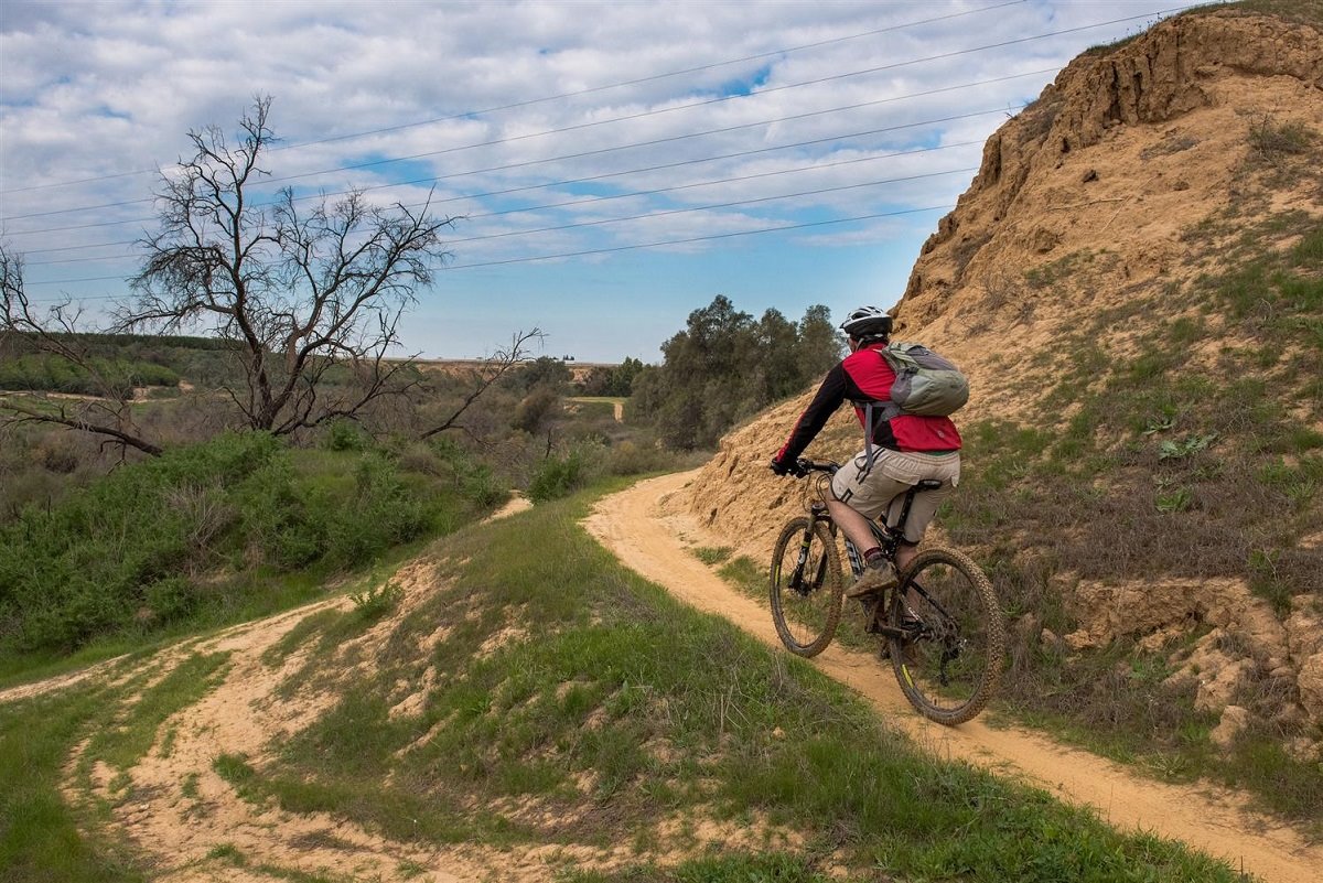 רכיבת אופניים - צילום אילן שחם