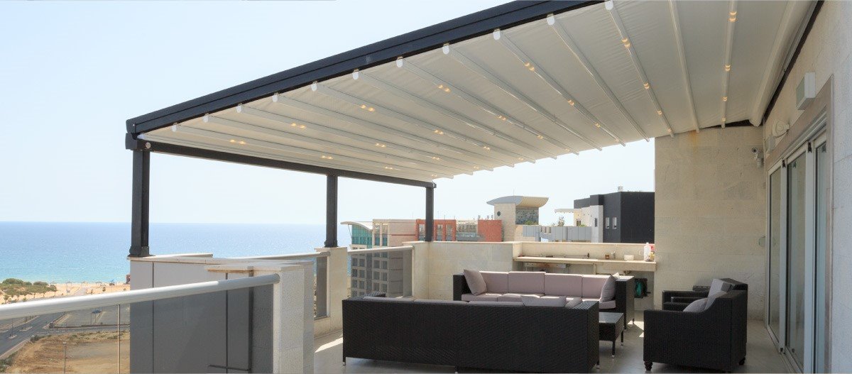 פרגולת אלומיניום להצללת המרפסת – מבית סנטק
