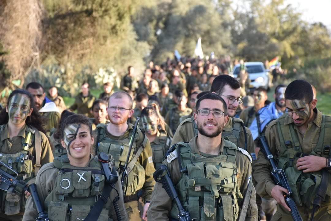 סרן מור עם פלוגתו