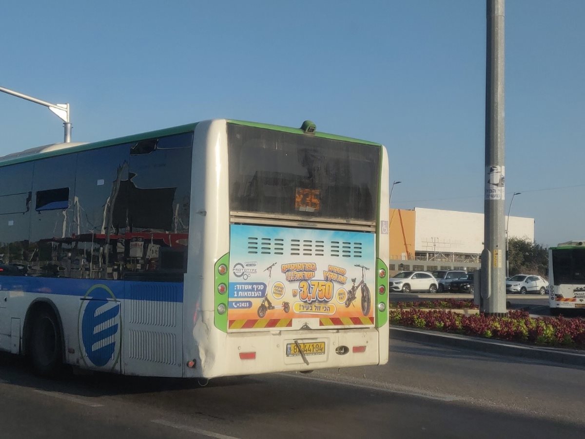 דוגמא של פרסומת של אופניים וקורקינט שצילמתי בסטודיו לצילום