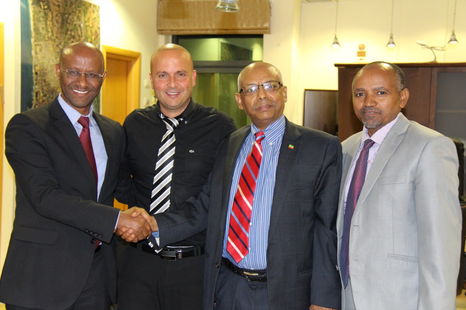 השגריר האתיופי עם ראש העיר