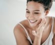 לא רק לעור יבש: שמנים לטיפוח עור הפנים