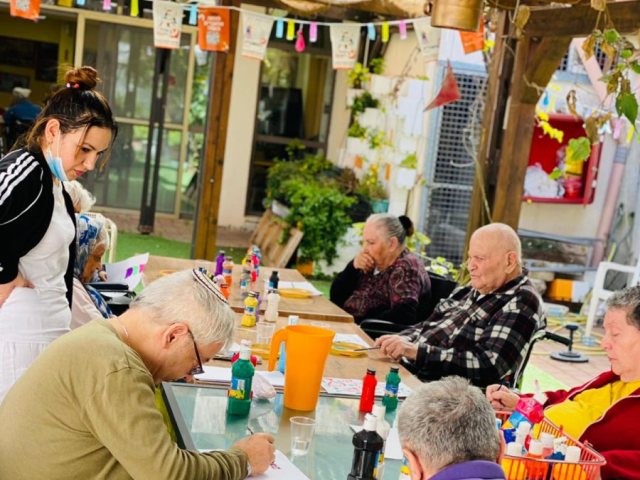 יח״צ