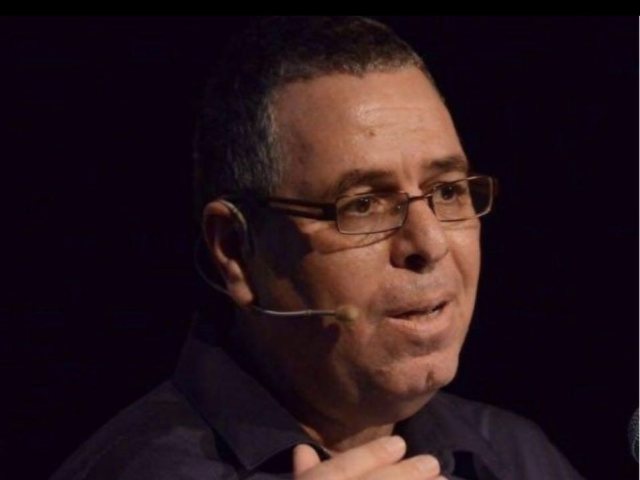 אלי ציפורי 
